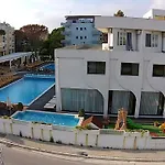 Sunborn Ξενοδοχείο 3*
