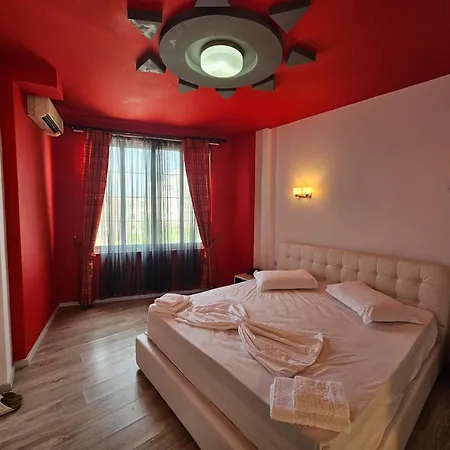 Sunborn Hotel 3*