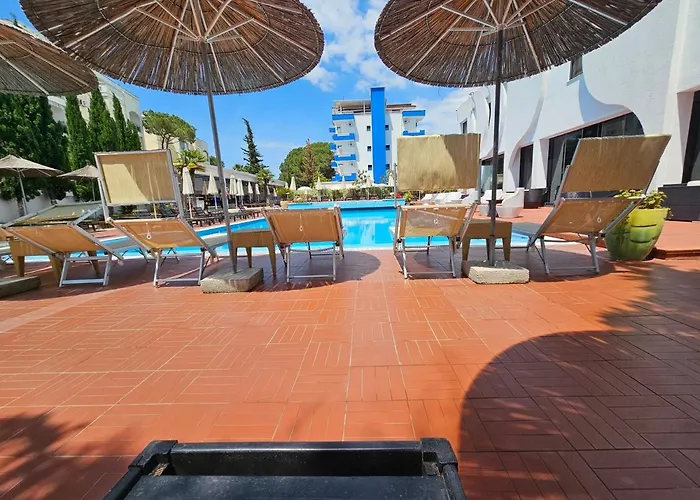 Sunborn Hotel Golem (Tirana)