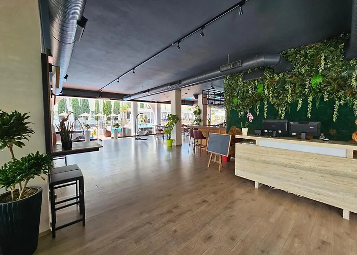 Sunborn Hotel
