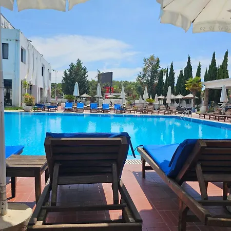 Sunborn Hotel