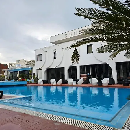 Sunborn Hotel Golem (Tirana)