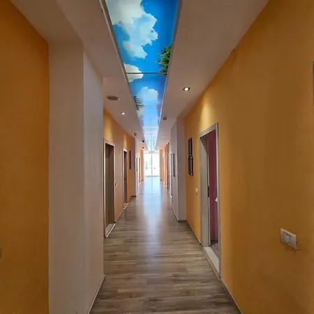 Отель Sunborn Голем