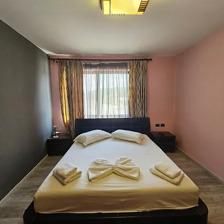 Sunborn Hotel 3*