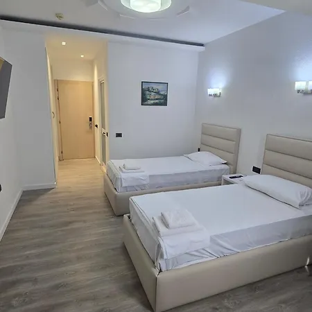 Sunborn Hotel 3*